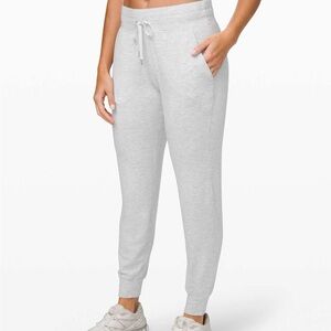 Lululemon Scuba Joggers. Light wear